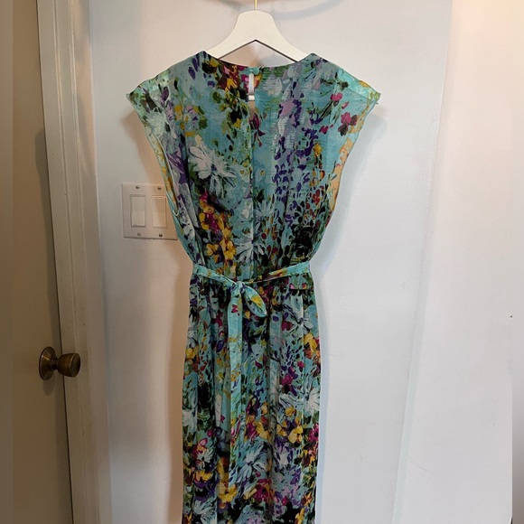 Beautiful Floral Ruffle Dress - Picture 2 of 4